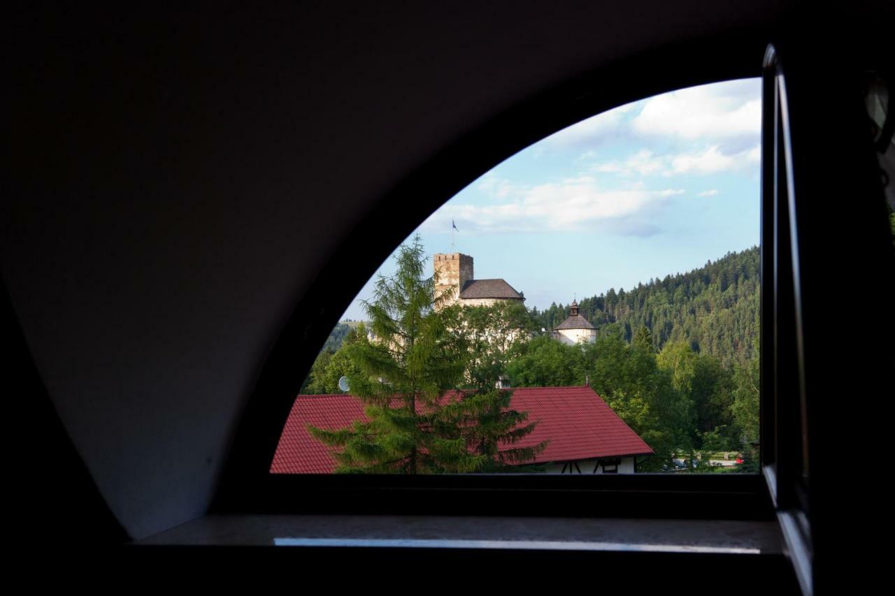 Pensjonat Czardasz Niedzica Zamek Buitenkant foto